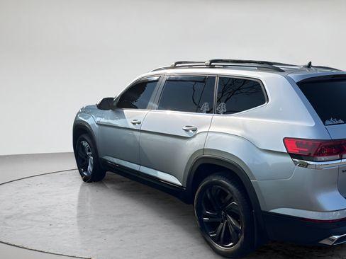 Used 2023 Volkswagen Atlas SE AWD/4WD image 3