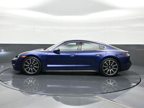 Used 2022 Porsche Taycan RWD image 5