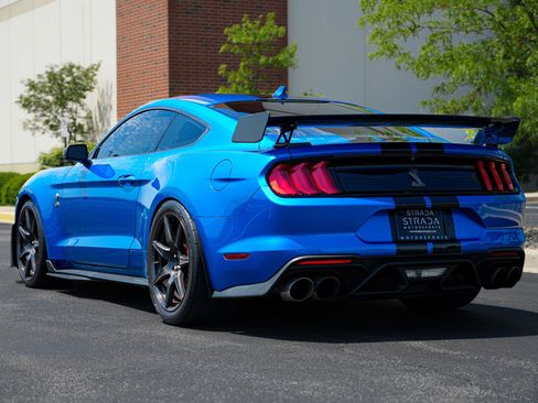 Used 2021 Ford Mustang Shelby GT500 w/ Carbon Fiber Track Pack RWD image 5