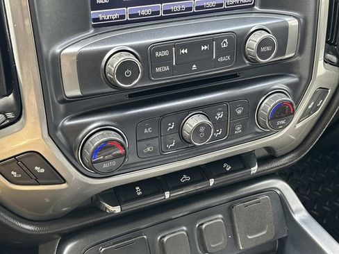 Used 2018 Chevrolet Silverado 1500 LT w/ Redline Edition AWD/4WD image 27