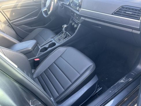 Used 2024 Volkswagen Jetta SE image 13