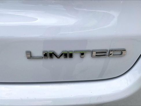 Used 2022 Jeep Compass Limited AWD/4WD image 8