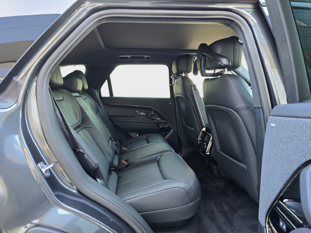 New 2027 Land Rover Range Rover Sport Dynamic SE AWD/4WD image 11