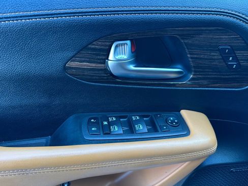 Used 2022 Chrysler Pacifica Pinnacle FWD image 13