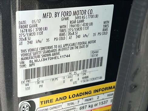 Used 2017 Lincoln Navigator L Select RWD image 23