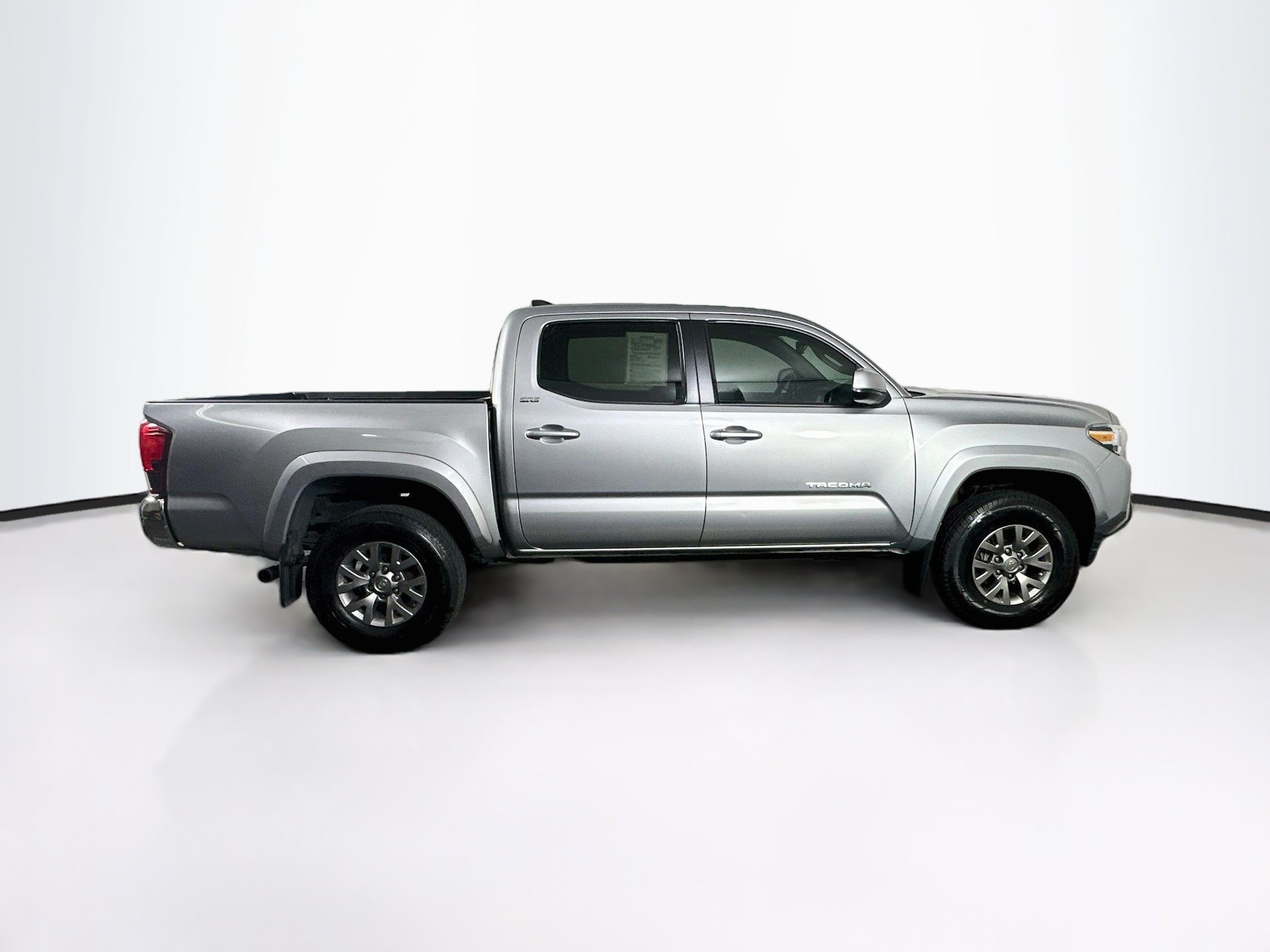 Used 2019 Toyota Tacoma SR5 RWD image 10
