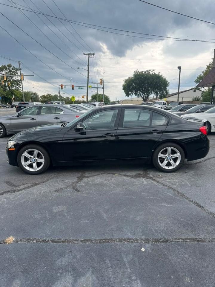 Used 2013 BMW 328i xDrive Sedan AWD/4WD image 2