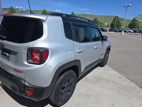 Used 2018 Jeep Renegade Trailhawk w/ Cold Weather Group II AWD/4WD image 5
