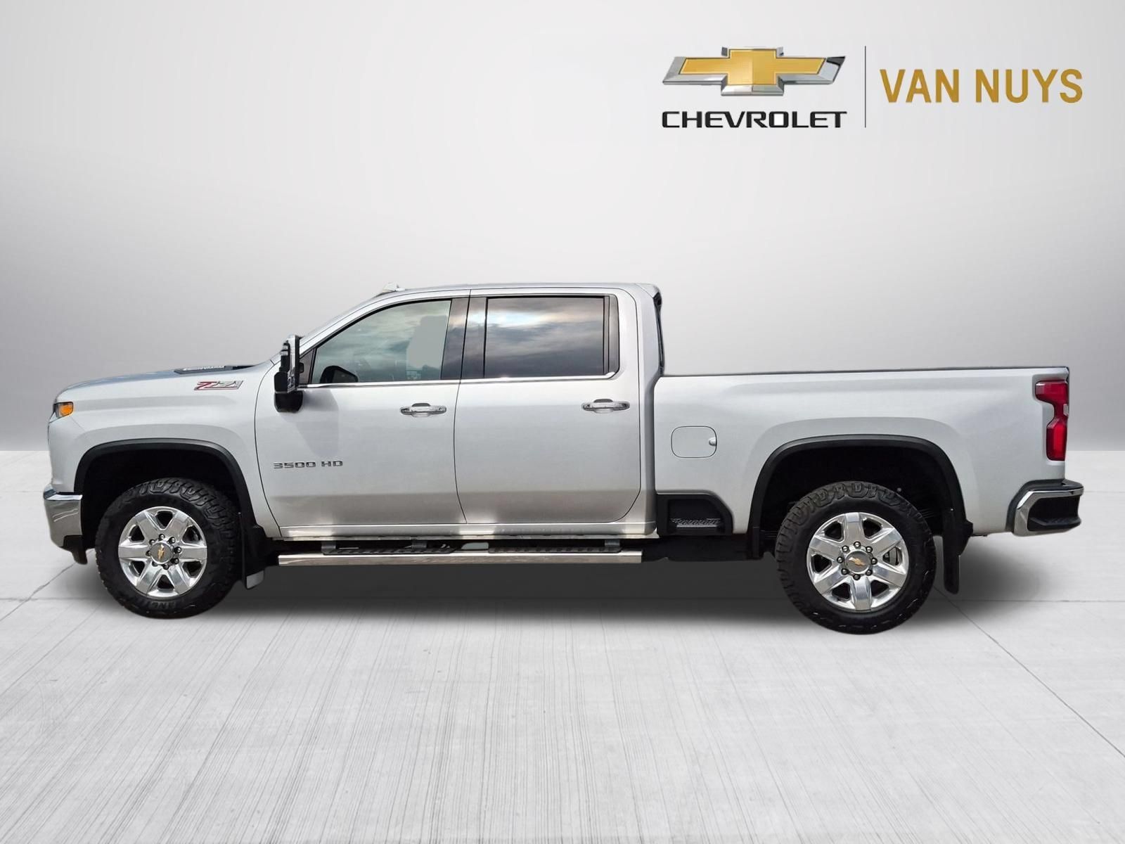 Used 2023 Chevrolet Silverado 3500 LTZ w/ LTZ Plus Package AWD/4WD image 8