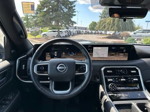 Certified 2025 Nissan Armada Platinum AWD/4WD image 17
