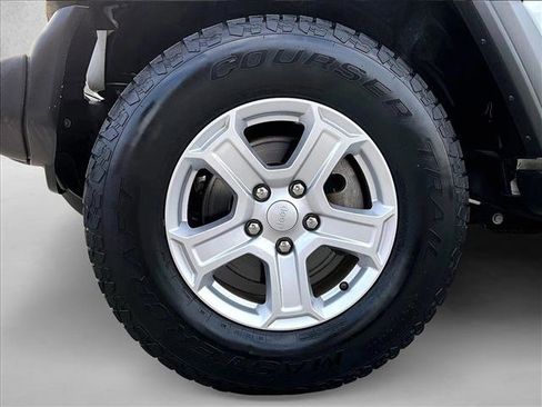 Used 2019 Jeep Wrangler Unlimited Sport S image 10