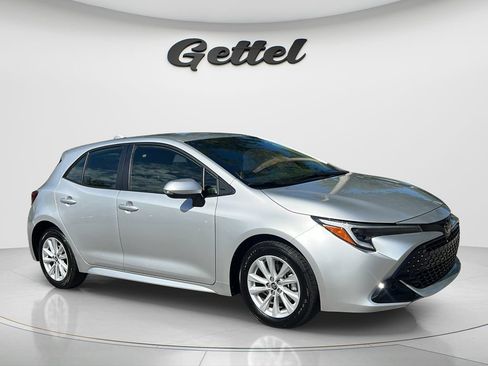 Certified 2025 Toyota Corolla SE FWD image 3