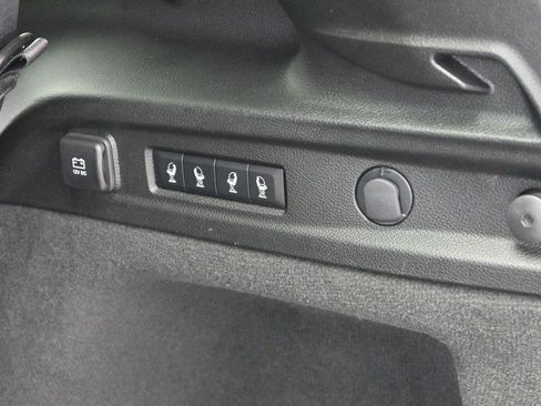 Used 2023 Jeep Grand Cherokee L Overland w/ Luxury Tech Group IV AWD/4WD image 10