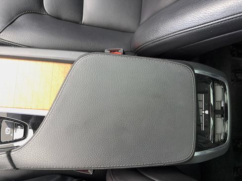 Used 2021 Volvo XC90 T6 Momentum w/ Protection Package Premier AWD/4WD image 32