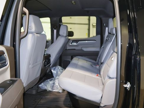 New 2026 GMC Sierra 1500 SLT w/ SLT Premium Plus Package image 9