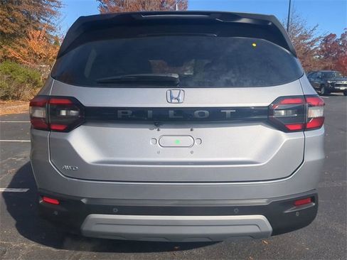 New 2025 Honda Pilot EX-L image 5