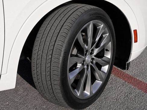 Certified 2021 Buick Envision Avenir FWD image 9