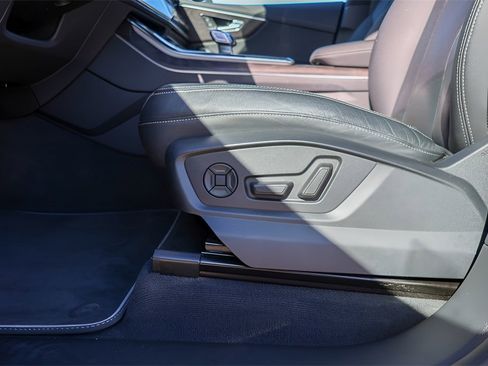 Used 2021 Audi Q8 Premium Plus image 25