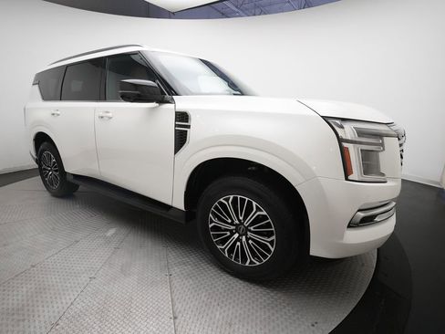 Certified 2025 Nissan Armada SL w/ Captain's Chari Seat Package AWD/4WD image 37