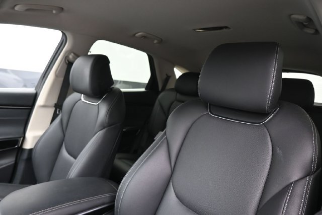 Used 2025 Genesis GV70 2.5T AWD/4WD image 2