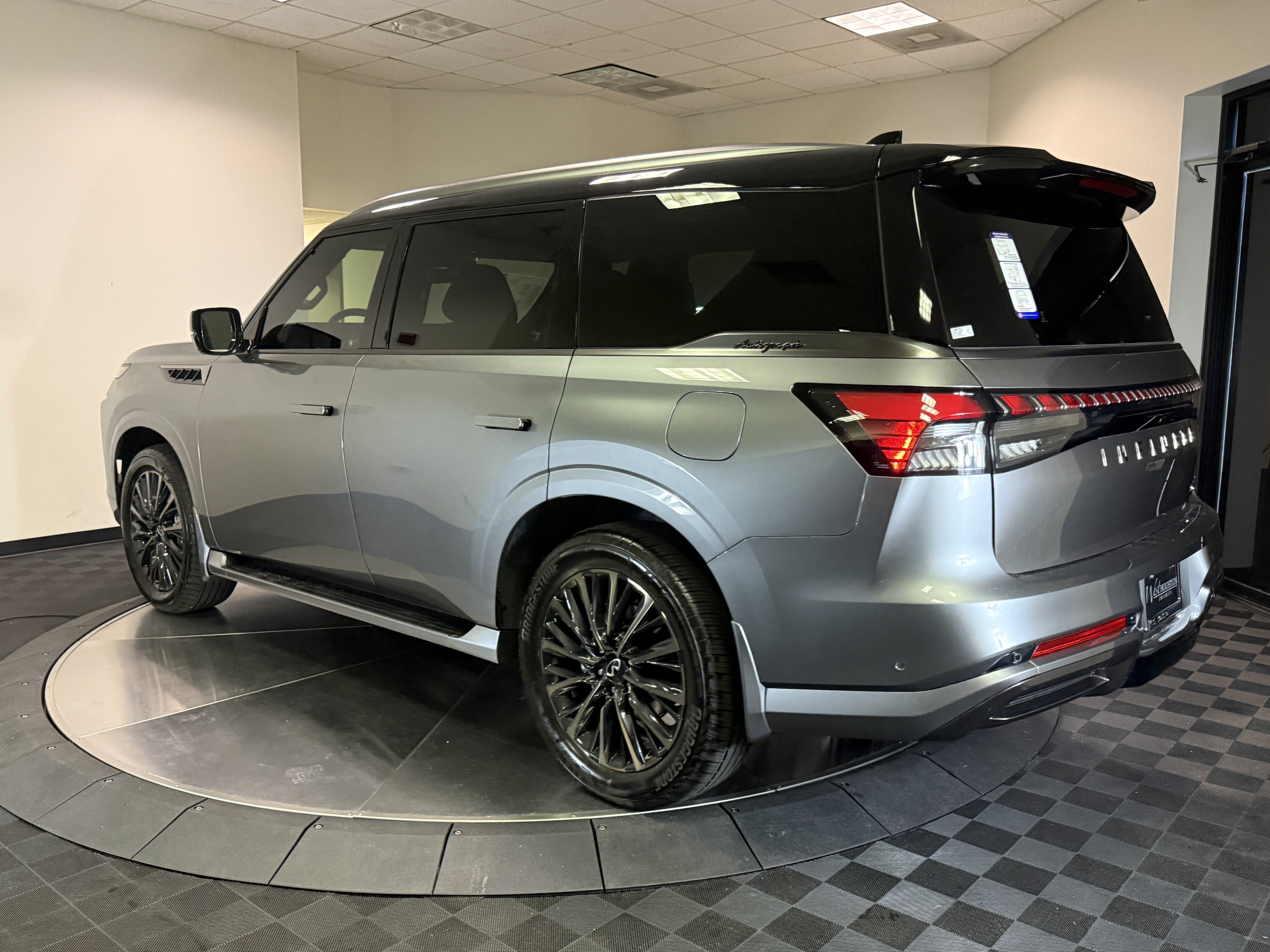 New 2026 INFINITI QX80 Autograph w/ Premium Cargo Package AWD/4WD image 5