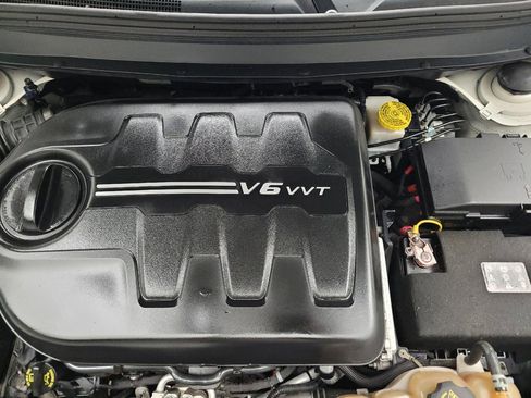 Used 2019 Jeep Cherokee Trailhawk w/ Cold Weather Group AWD/4WD image 30