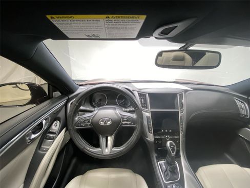 Used 2017 INFINITI Q60 2.0t w/ Premium Plus Package 2.0T AWD/4WD image 31