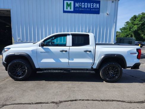 Used 2024 Chevrolet Colorado Trail Boss w/ Advanced Trailering Package AWD/4WD image 2