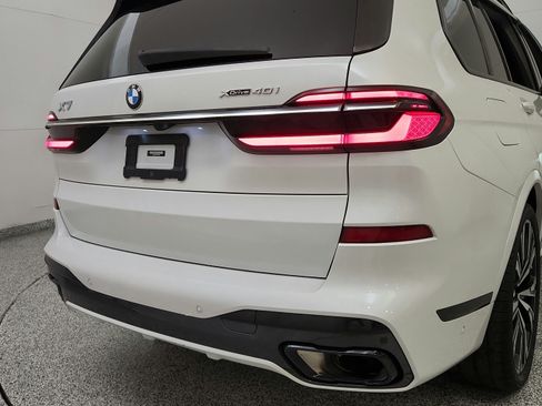 Used 2023 BMW X7 xDrive40i w/ M Sport Package AWD/4WD image 32