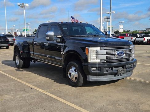 Used 2017 Ford F350 Platinum w/ Platinum Ultimate Package AWD/4WD image 3