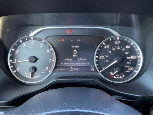 Used 2023 Nissan Titan SV w/ SV Convenience Package image 22