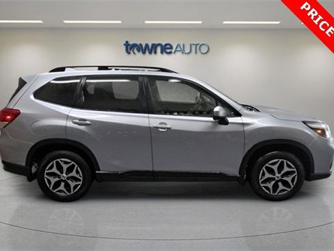 Used 2019 Subaru Forester Premium w/ All-Weather Package image 6