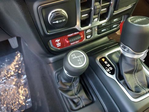 New 2025 Jeep Gladiator Rubicon w/ Convenience Group image 29