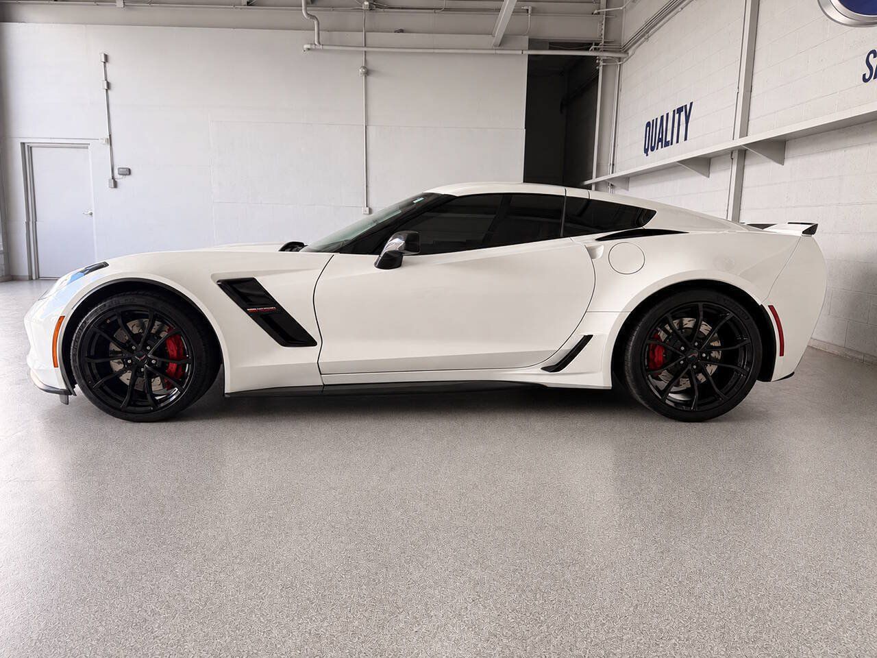 Used 2017 Chevrolet Corvette Grand Sport RWD image 8