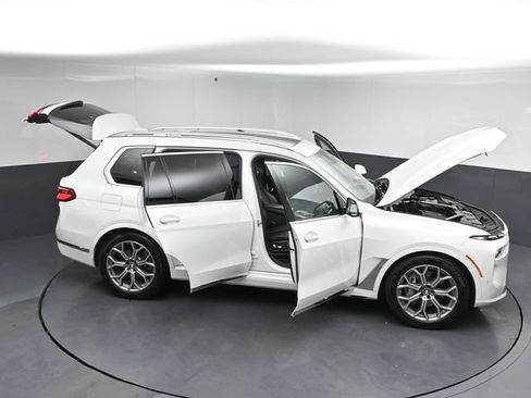 Used 2023 BMW X7 xDrive40i AWD/4WD image 59