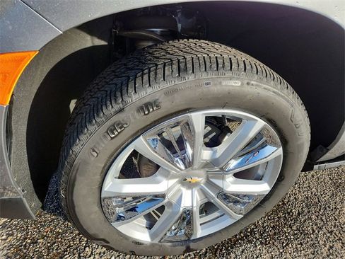 Certified 2024 Chevrolet Suburban High Country image 33