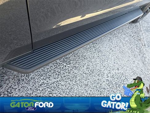 Used 2024 Ford Expedition XLT image 11