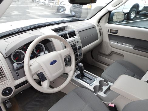 Used 2009 Ford Escape 4WD Hybrid image 14