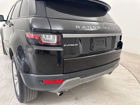 Used 2018 Land Rover Range Rover Evoque SE image 18