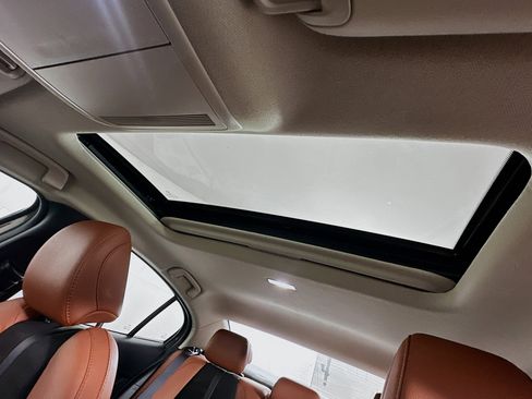 Used 2024 MAZDA MAZDA3 s image 26