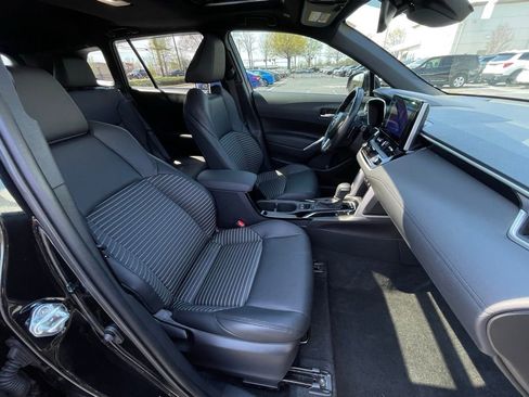 Used 2023 Toyota Corolla Cross XSE w/ Convenience Package image 35