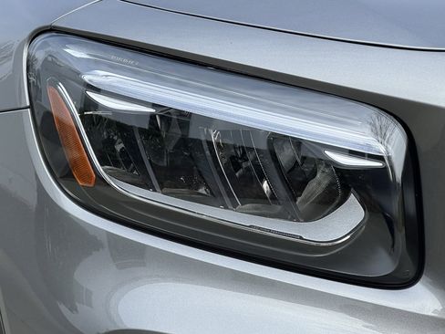 Used 2024 Mercedes-Benz GLB 250 250 image 11