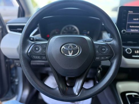 Used 2022 Toyota Corolla LE image 25