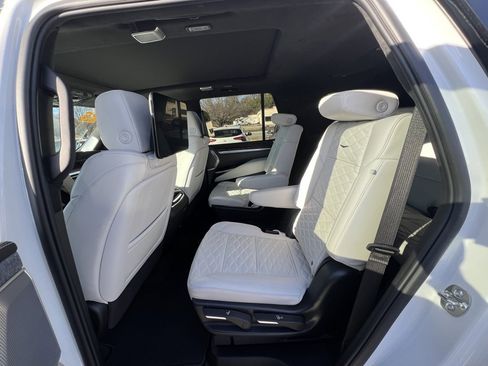 Certified 2025 Cadillac Escalade Sport Platinum image 19