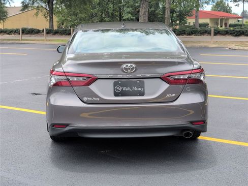 Used 2024 Toyota Camry XLE FWD image 4