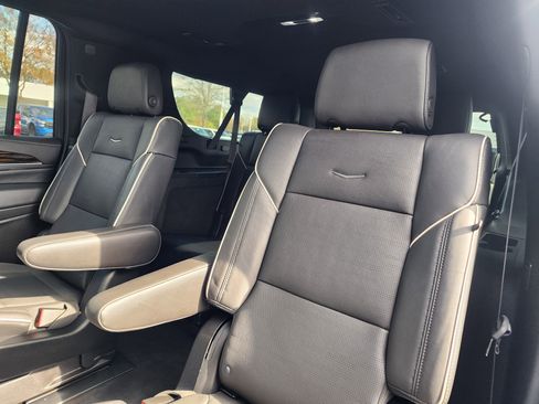 Used 2023 Cadillac Escalade ESV Premium Luxury w/ Performance Package image 14