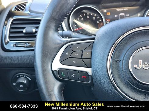 Used 2019 Jeep Compass Limited image 29