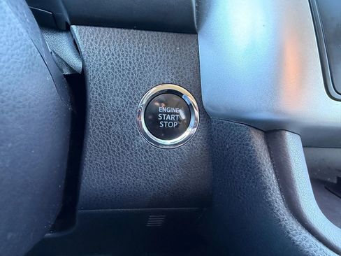 Used 2015 Toyota Highlander Limited image 16