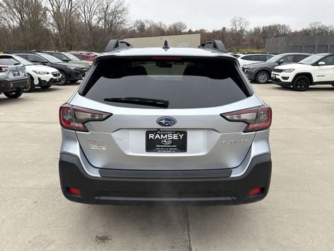 Used 2025 Subaru Outback Premium w/ Popular Package #1A image 5