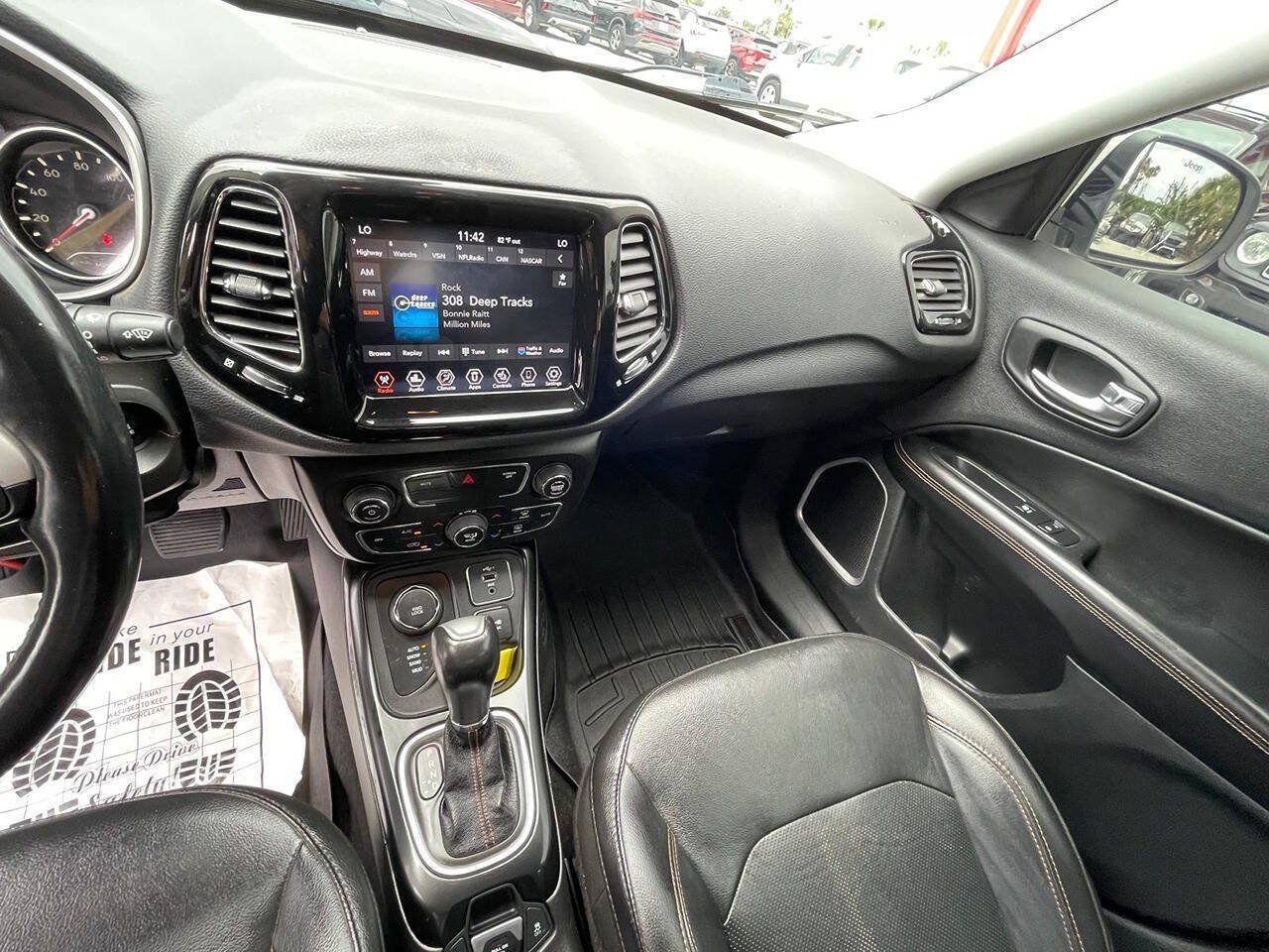 Used 2020 Jeep Compass Limited AWD/4WD image 8